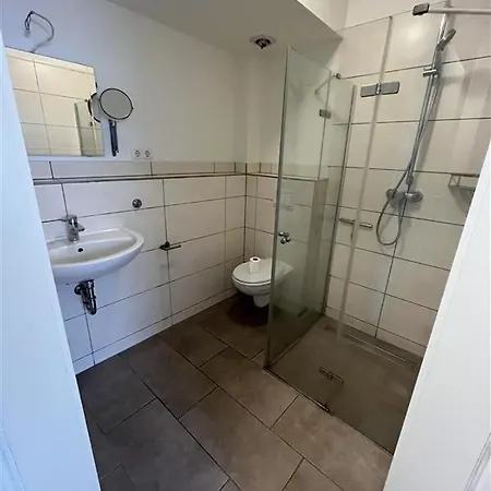 Moderne Souterrain In Kg1 Apartment